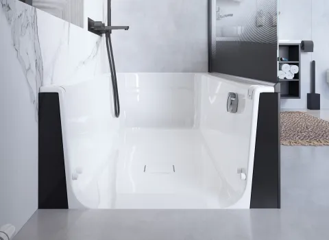 Die Badewanne Joice von Artweger mit bodengleichem Einstieg und Wassereinlauf.