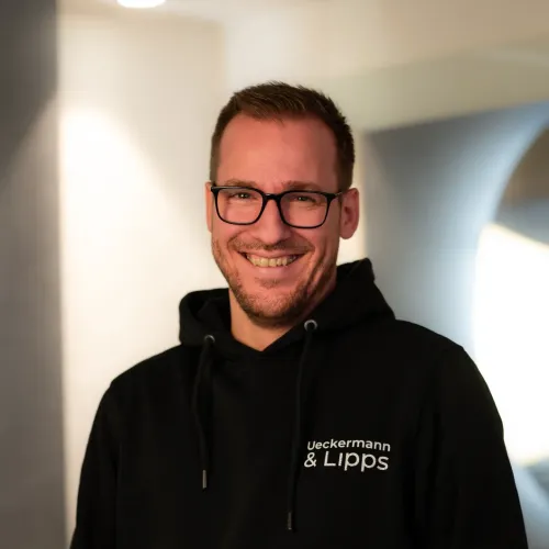 Portrait von Adrian Otlinghaus.